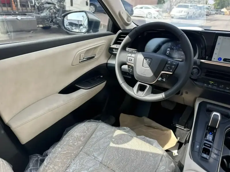 Discover undefined undefined Exterior Interior Images.Find all aspects and details of cars.