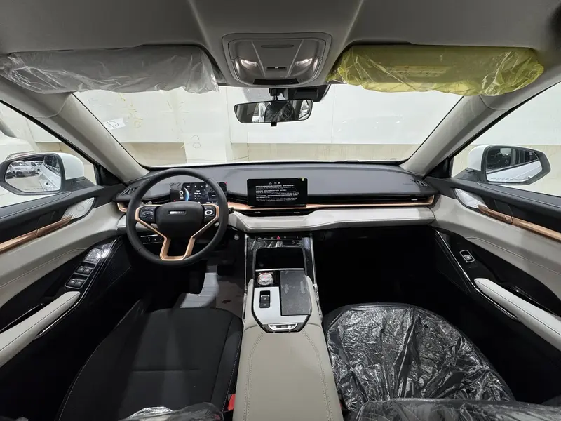 Discover undefined undefined Exterior Interior Images.Find all aspects and details of cars.