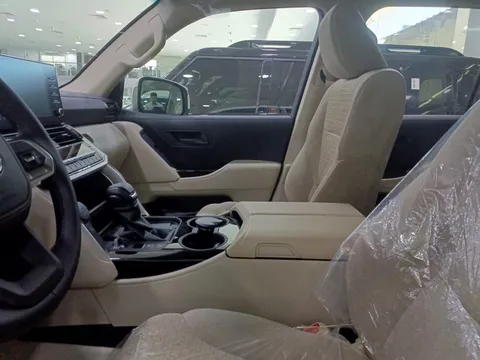 New Toyota Land Cruiser 4.0 GXR 2024