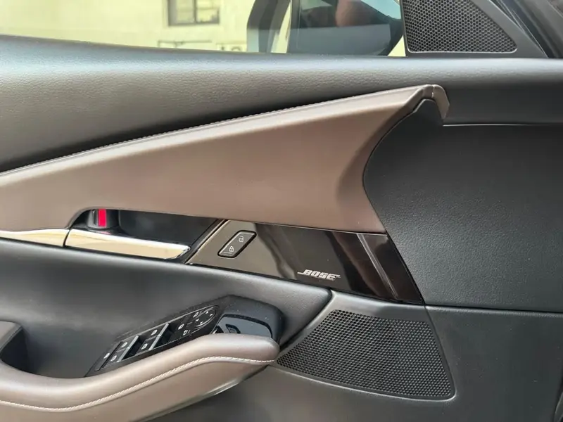 Discover undefined undefined Exterior Interior Images.Find all aspects and details of cars.