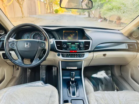 Discover undefined undefined Exterior Interior Images.Find all aspects and details of cars.