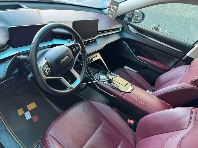 Discover undefined undefined Exterior Interior Images.Find all aspects and details of cars.