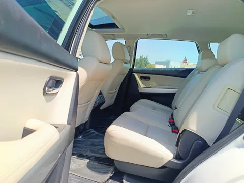 Discover undefined undefined Exterior Interior Images.Find all aspects and details of cars.