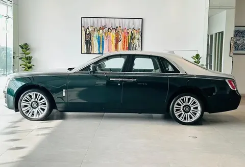 Rolls Royce Ghost 2023