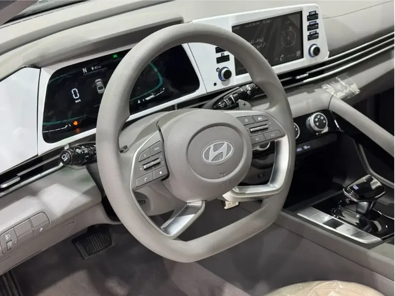 Hyundai Elantra 2025