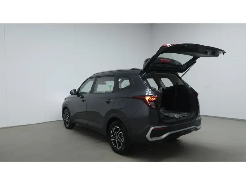 Discover undefined undefined Exterior Interior Images.Find all aspects and details of cars.