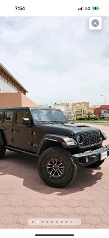 استكشف undefined undefined الصور الخارجية والداخلية. اكتشف جميع جوانب وتفاصيل السيارات.