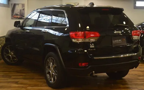 Discover undefined undefined Exterior Interior Images.Find all aspects and details of cars.