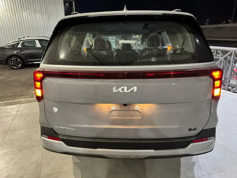 KIA Carnival 2025