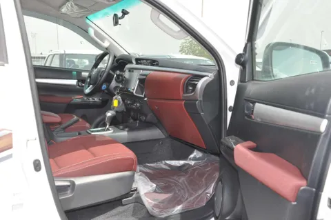 New Toyota Hilux 2.4L Double Cab 4x4 Top Spec 2024