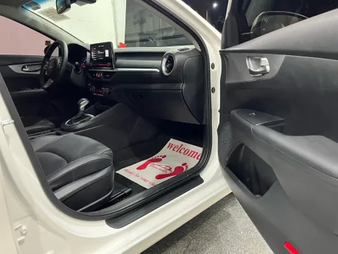 Discover undefined undefined Exterior Interior Images.Find all aspects and details of cars.