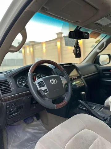 Discover undefined undefined Exterior Interior Images.Find all aspects and details of cars.