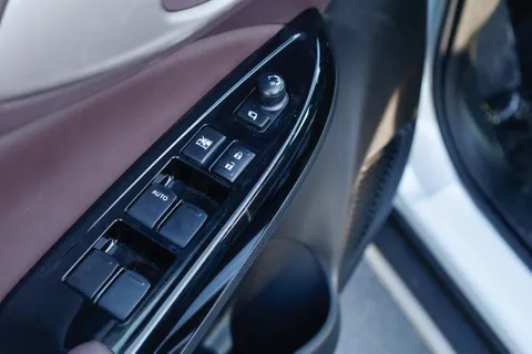 Discover undefined undefined Exterior Interior Images.Find all aspects and details of cars.