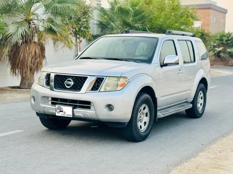 Nissan Pathfinder 3.5L S 4WD 2010