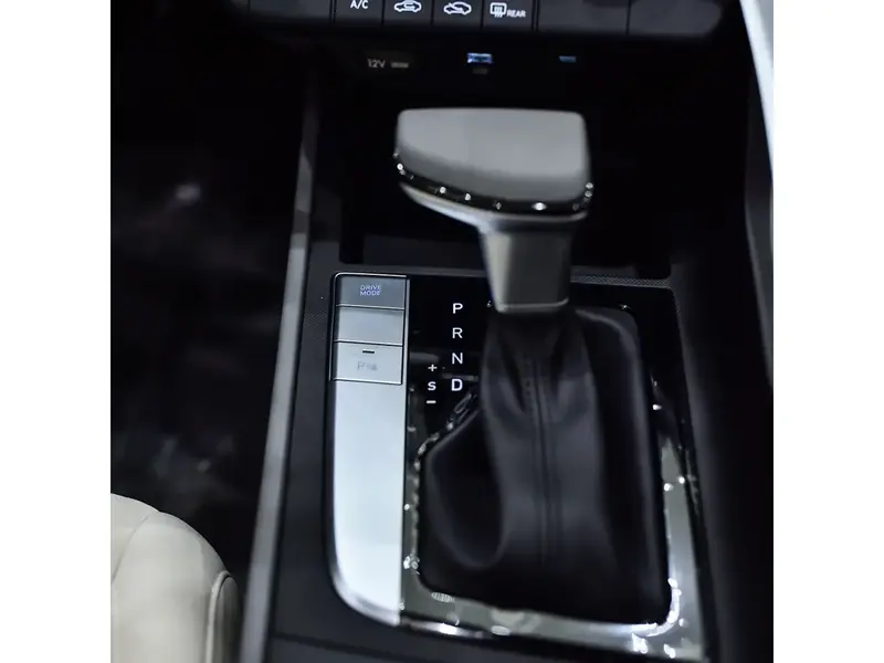 Hyundai Elantra 2025