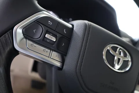 Toyota Land Cruiser 3.5T VXR  2023
