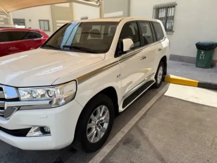 toyota toyota-land-cruiser image Toyota Land Cruiser 5.7L VXR 2021