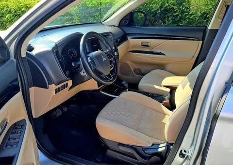 Mitsubishi Outlander 2.4L GLX 7-Seater 2022