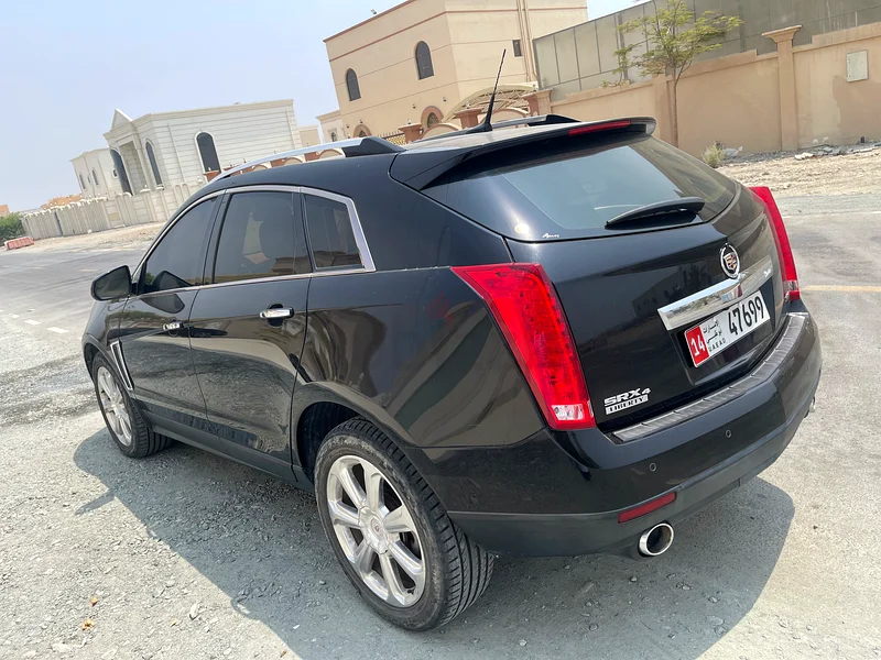 كاديلاك SRX 2015
