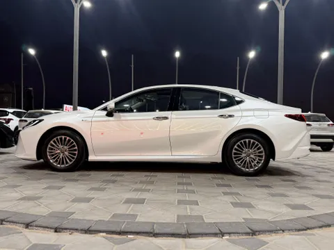Discover undefined undefined Exterior Interior Images.Find all aspects and details of cars.