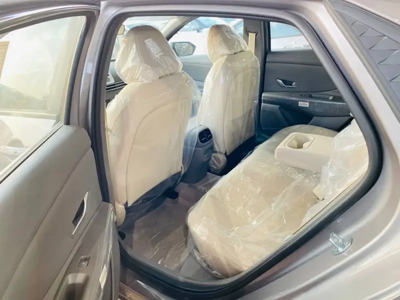 Hyundai Elantra 2025
