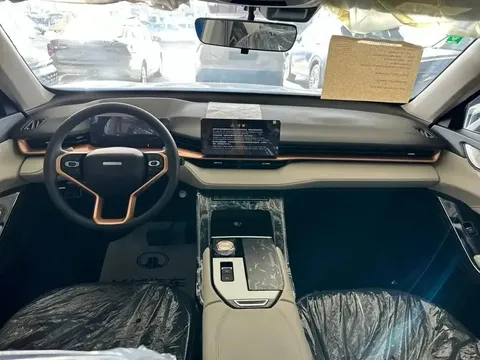 Discover undefined undefined Exterior Interior Images.Find all aspects and details of cars.