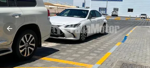 Lexus ES 350  4 door 3.5L 2019