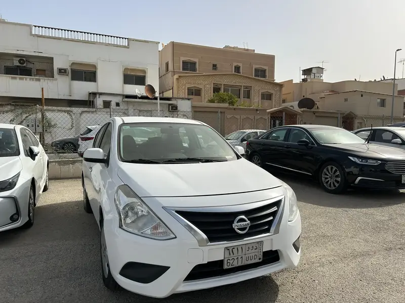 Nissan Sunny 2022