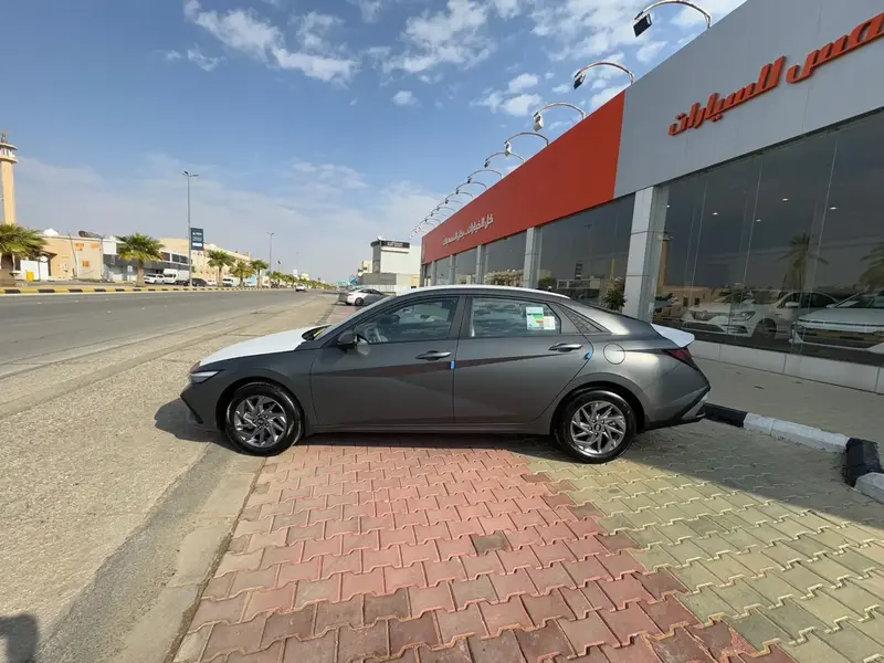 Hyundai Elantra 2025