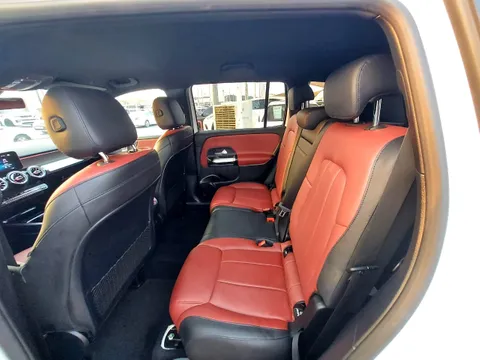 Discover undefined undefined Exterior Interior Images.Find all aspects and details of cars.