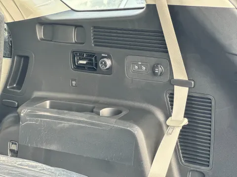 Discover undefined undefined Exterior Interior Images.Find all aspects and details of cars.