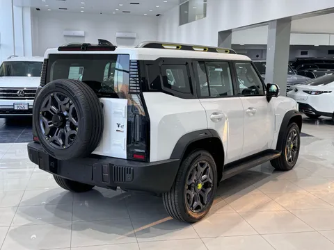 Discover undefined undefined Exterior Interior Images.Find all aspects and details of cars.