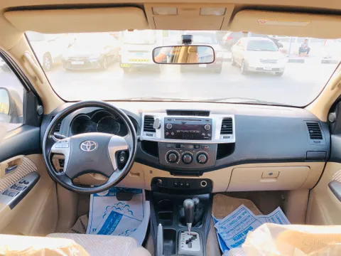 Toyota Fortuner 2.7L (4X4) 2015