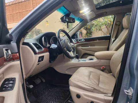 Discover undefined undefined Exterior Interior Images.Find all aspects and details of cars.