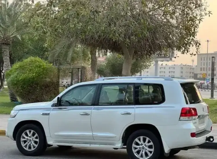 toyota toyota-land-cruiser image Toyota Land Cruiser 2016