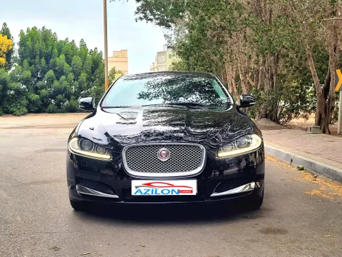 Discover undefined undefined Exterior Interior Images.Find all aspects and details of cars.
