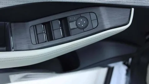 Discover undefined undefined Exterior Interior Images.Find all aspects and details of cars.