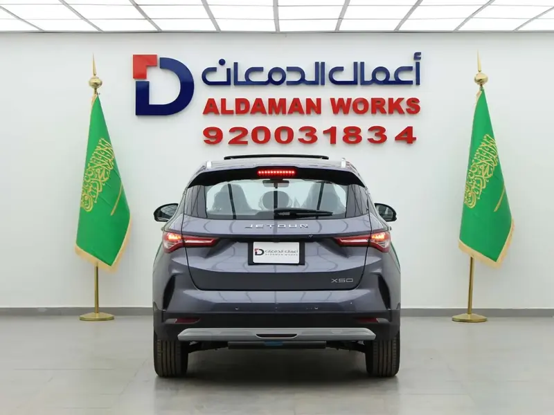 Discover undefined undefined Exterior Interior Images.Find all aspects and details of cars.