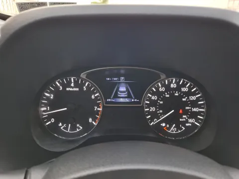Nissan Pathfinder 3.5L S 4WD 2020