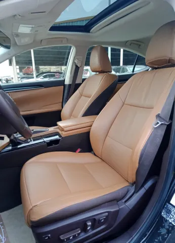 Lexus ES 350 4 door 3.5L 2017