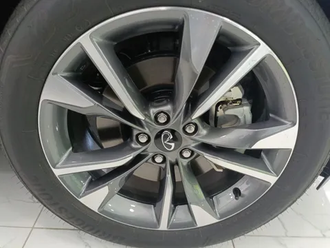 Discover undefined undefined Exterior Interior Images.Find all aspects and details of cars.