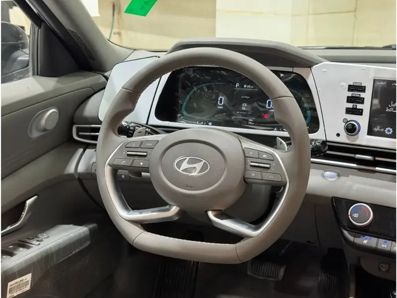 Hyundai Elantra 2025