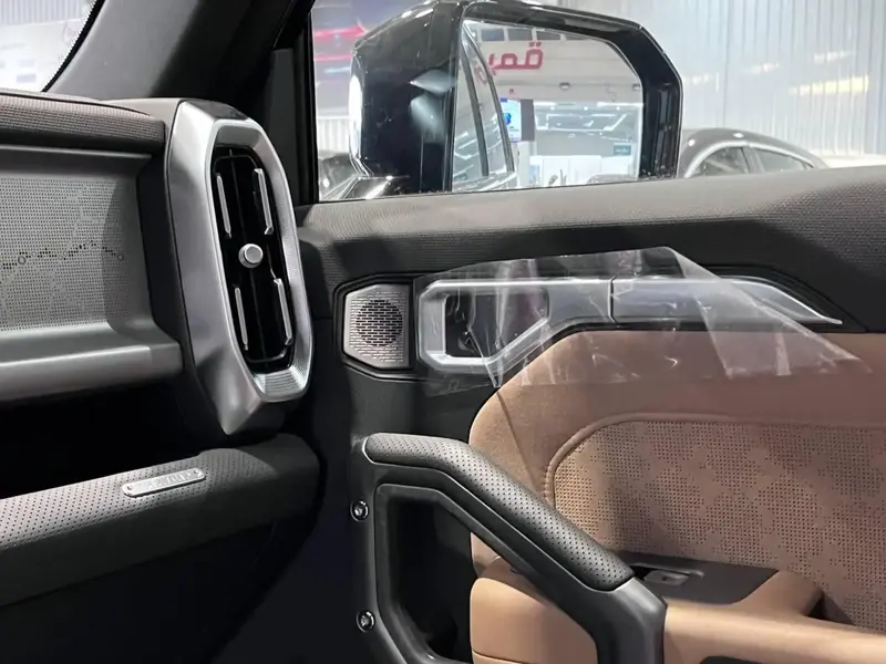Discover undefined undefined Exterior Interior Images.Find all aspects and details of cars.