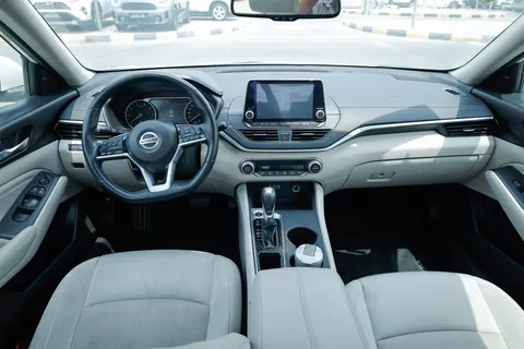 Nissan Altima 2021