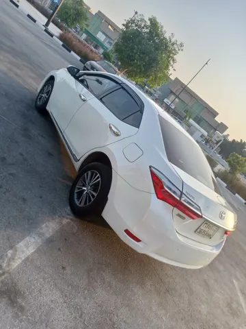 استكشف undefined undefined الصور الخارجية والداخلية. اكتشف جميع جوانب وتفاصيل السيارات.
