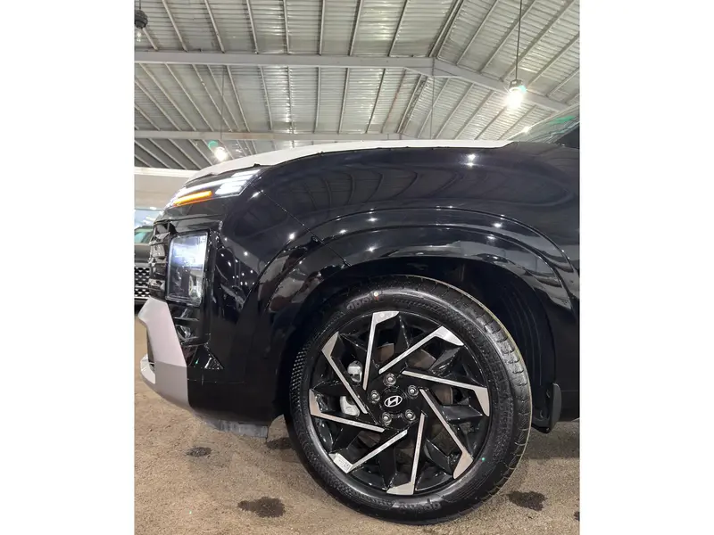 Discover undefined undefined Exterior Interior Images.Find all aspects and details of cars.