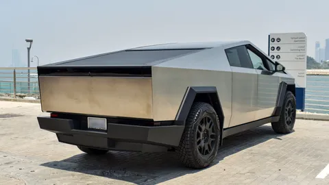 tesla cybertruck image New Tesla Cybertruck 123 kWh Cyberbeast Tri Motor AWD ( 845 Hp ) 2024
