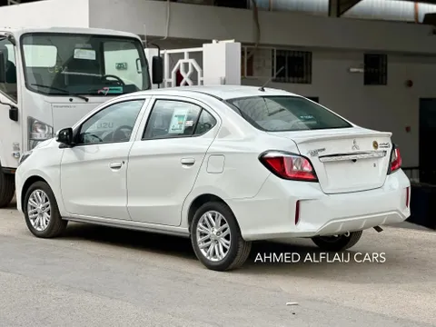 Discover undefined undefined Exterior Interior Images.Find all aspects and details of cars.