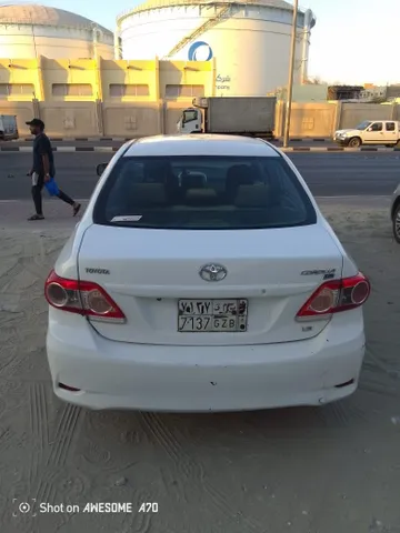 استكشف undefined undefined الصور الخارجية والداخلية. اكتشف جميع جوانب وتفاصيل السيارات.