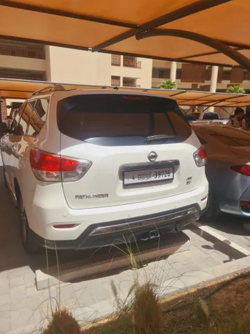 Nissan Pathfinder SV 4WD 2014